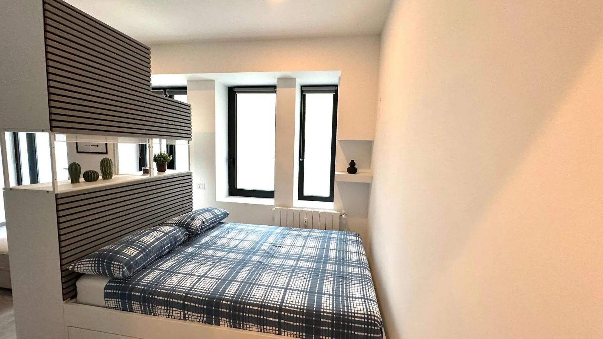 Business Apartment Milan 0*,  Italy